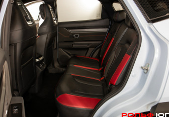 Подержанный автомобиль Jetour X70 2023 года (8 фото)