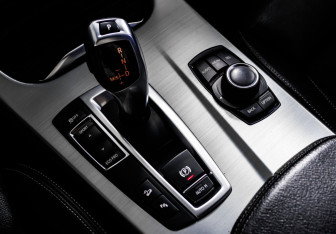 Подержанный автомобиль BMW X4 2017 года (19 фото)