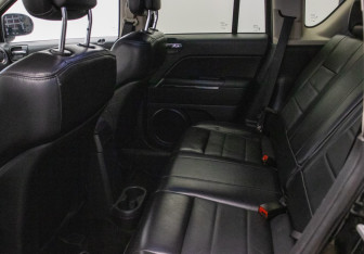 Подержанный автомобиль Jeep Compass 2012 года (11 фото)