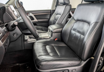 Подержанный автомобиль Toyota Land Cruiser Suv 2019 года (20 фото)