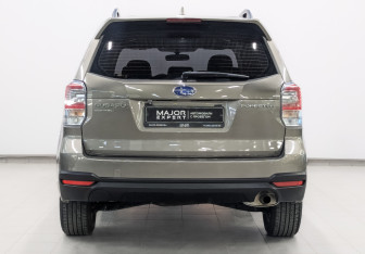 Подержанный автомобиль Subaru Forester Suv 2017 года (6 фото)