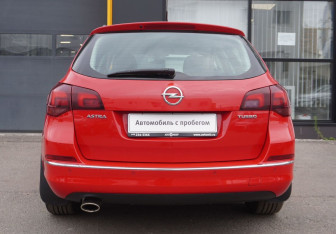 Подержанный автомобиль Opel Astra Wagon 2013 года (6 фото)