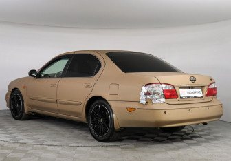 Подержанный автомобиль Nissan Maxima 2004 года (4 фото)