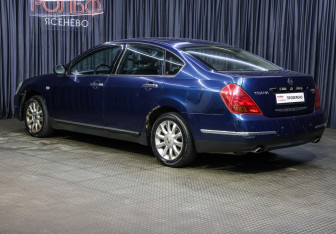 Подержанный автомобиль Nissan Teana 2006 года (7 фото)