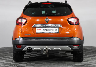 Подержанный автомобиль Renault Kaptur 2016 года (6 фото)