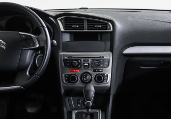 Подержанный автомобиль Citroen C4 Sedan 2015 года (8 фото)