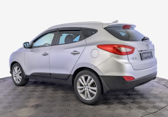 Подержанный автомобиль Hyundai ix35 2014 года (7 фото)