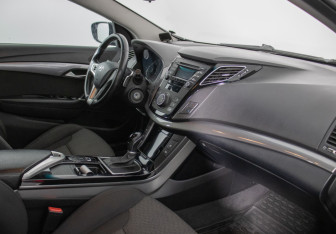 Подержанный автомобиль Hyundai i40 Sedan 2012 года (9 фото)