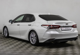 Подержанный автомобиль Toyota Camry Sedan 2020 года (7 фото)