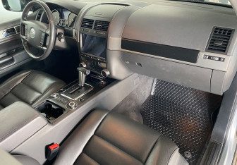 Подержанный автомобиль Volkswagen Touareg 2010 года (11 фото)