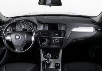 Подержанный автомобиль BMW X3 2013 года (14 фото)
