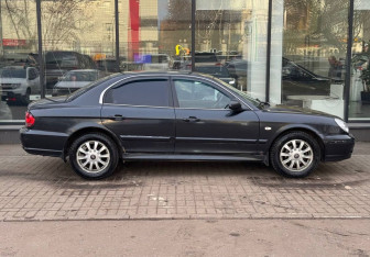 Подержанный автомобиль Hyundai Sonata 2008 года (4 фото)