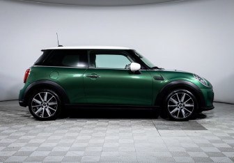 Подержанный автомобиль MINI Hatch 2021 года (4 фото)