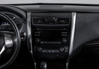 Подержанный автомобиль Nissan Teana 2014 года (13 фото)