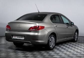 Подержанный автомобиль Peugeot 408 2013 года (5 фото)