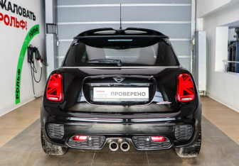 Подержанный автомобиль MINI Hatch 2021 года (5 фото)