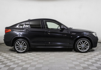 Подержанный автомобиль BMW X4 2018 года (4 фото)