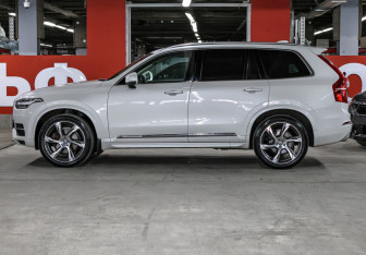 Подержанный автомобиль Volvo XC90 2016 года (8 фото)