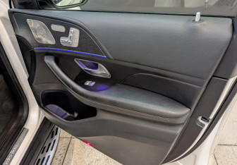 Подержанный автомобиль Mercedes-Benz GLE 2021 года (24 фото)