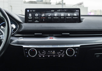 Подержанный автомобиль Genesis G80 2021 года (18 фото)