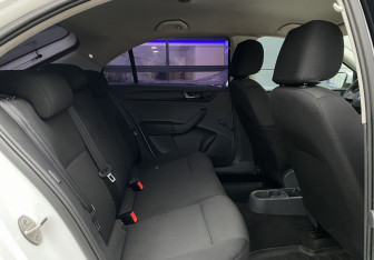 Подержанный автомобиль Skoda Rapid Liftback 2017 года (18 фото)