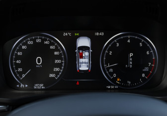 Подержанный автомобиль Volvo XC60 2021 года (10 фото)
