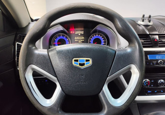 Подержанный автомобиль Geely Emgrand EC7 Sedan 2016 года (15 фото)