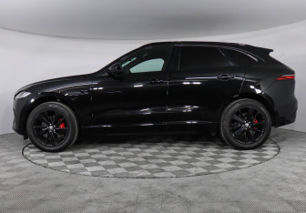 Подержанный автомобиль Jaguar F-Pace 2023 года (8 фото)