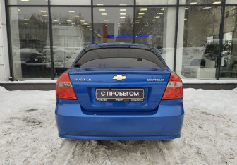 Подержанный автомобиль Chevrolet Aveo Sedan 2010 года (7 фото)