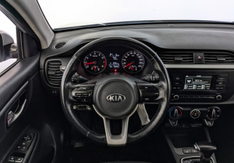 Подержанный автомобиль Kia Rio Hatchback 2021 года (21 фото)
