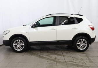 Подержанный автомобиль Nissan Qashqai 2013 года (8 фото)