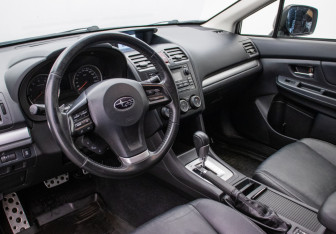 Подержанный автомобиль Subaru XV 2013 года (9 фото)
