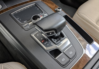 Подержанный автомобиль Audi Q5 2017 года (26 фото)