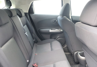Подержанный автомобиль Nissan Juke 2013 года (17 фото)