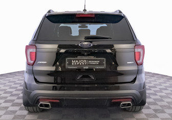Подержанный автомобиль Ford Explorer 2016 года (6 фото)