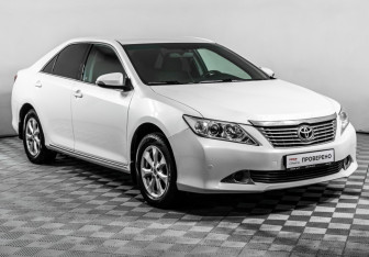 Подержанный автомобиль Toyota Camry Sedan 2014 года (3 фото)