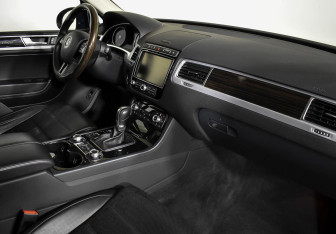 Подержанный автомобиль Volkswagen Touareg 2016 года (9 фото)
