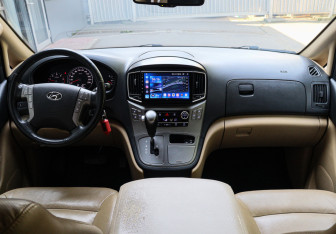 Подержанный автомобиль Hyundai H-1 2018 года (9 фото)