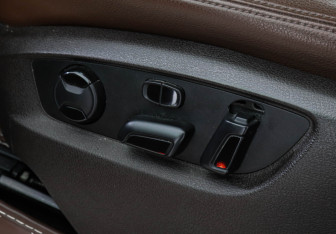 Подержанный автомобиль Volkswagen Touareg 2014 года (14 фото)