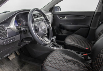 Подержанный автомобиль Kia Rio Sedan 2020 года (10 фото)