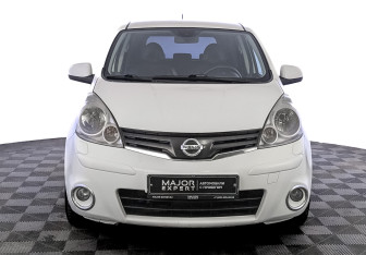 Подержанный автомобиль Nissan Note 2013 года (2 фото)