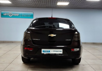 Подержанный автомобиль Chevrolet Cruze Hatchback 2014 года (6 фото)