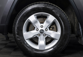 Подержанный автомобиль Jeep Grand Cherokee 2013 года (18 фото)