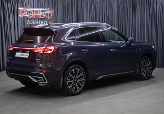 Подержанный автомобиль Hongqi HS5 2023 года (5 фото)