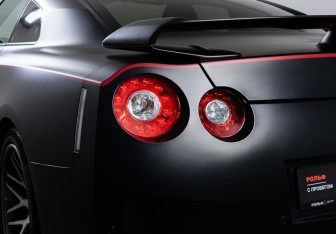 Подержанный автомобиль Nissan GT-R 2011 года (21 фото)