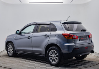 Подержанный автомобиль Mitsubishi ASX 2012 года (3 фото)