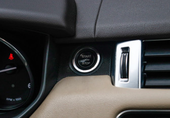 Подержанный автомобиль Land Rover Range Rover Sport 2017 года (22 фото)