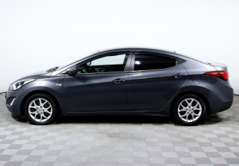 Подержанный автомобиль Hyundai Elantra Sedan 2015 года (3 фото)