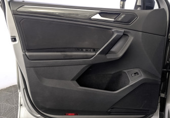 Подержанный автомобиль Volkswagen Tiguan 2019 года (19 фото)