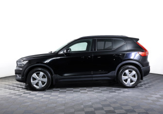 Подержанный автомобиль Volvo XC40 2018 года (8 фото)